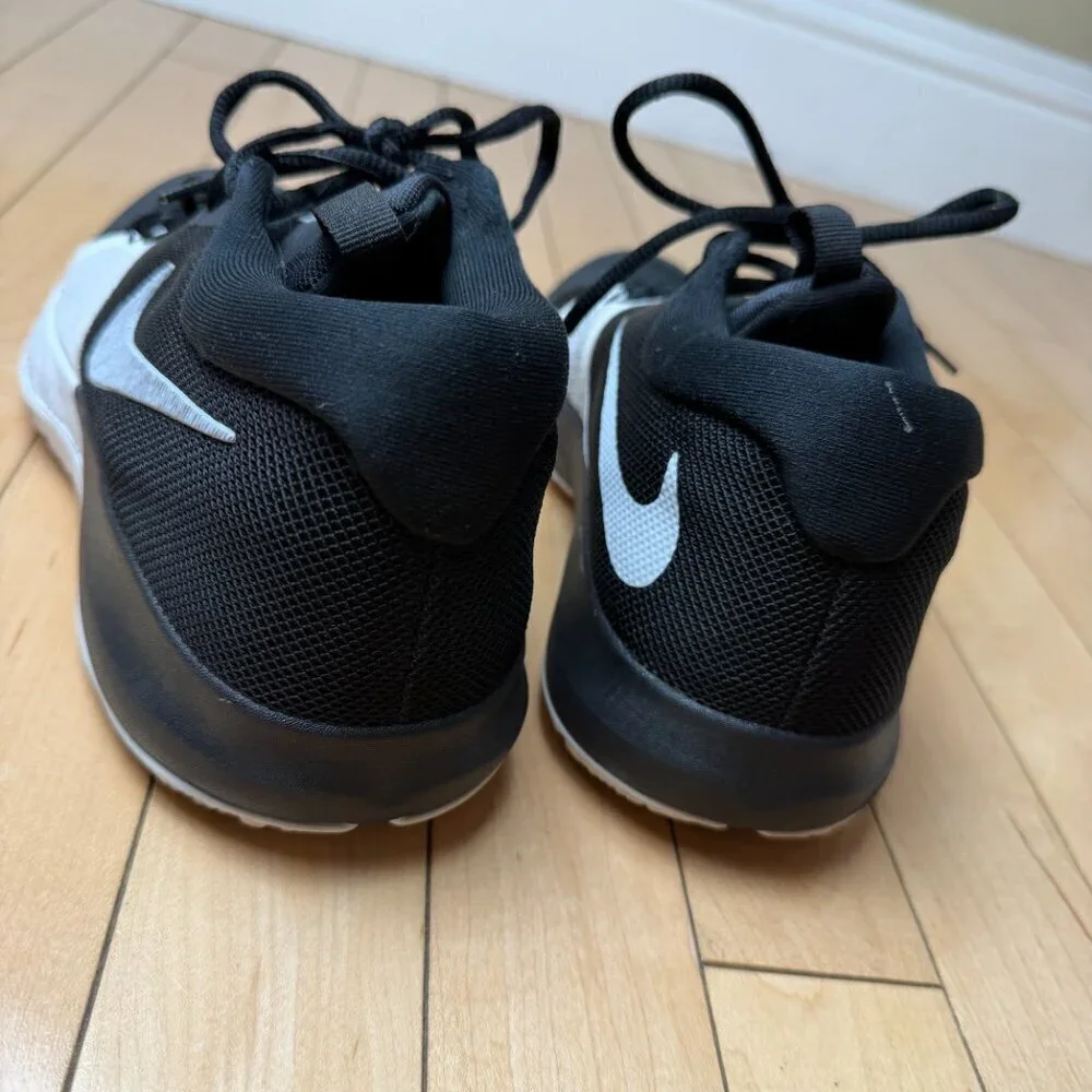 NIKE Zoom Assersion Basketball Shoe Sneakers Size 7Y (Womens 8.5, Mens 7)